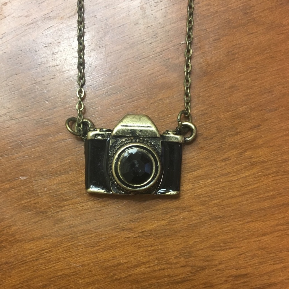 ✨FLASH SALE ✨ Modcloth Camera Necklace - Picture 2 of 3